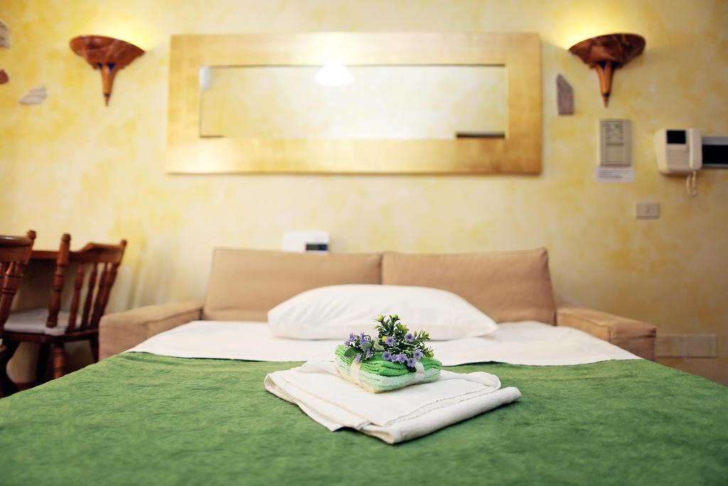 Tridomus Apartment - Mecenate 77 Rome Room photo